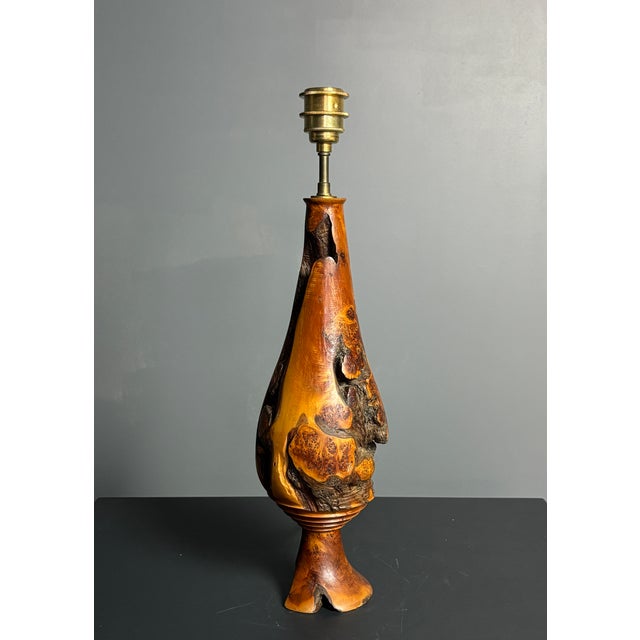 Mid-Century Modern Mid-Century Brutalist Sculptural Table Lamp in Burl Wood, France, 1960s For Sale - Image 3 of 14