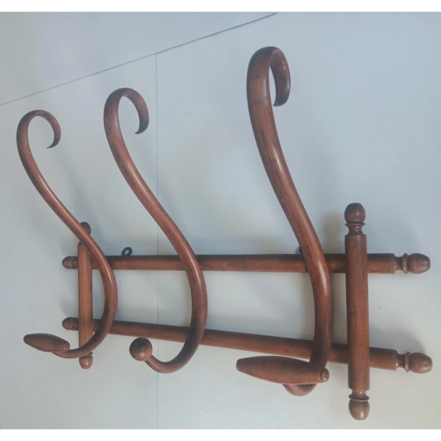 Vintage Wall Coat Rack in Bentwood, 1960s, in Good conditions. Designed 1890 to 1919