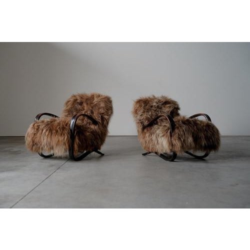 H269 lounge chairs. The chairs are in a very good condition. Some traces of usage normal to their age. The chairs have...