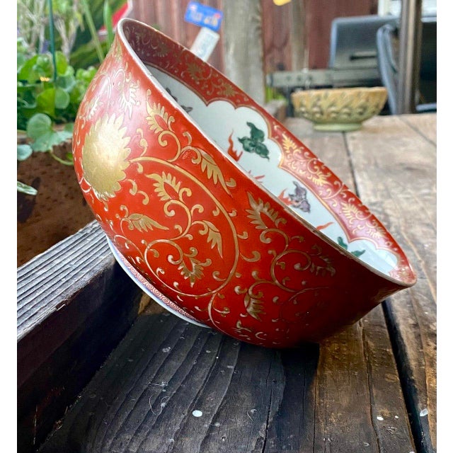 Japanese Mid 20th Century Japanese Imari Style Dragon & Phoenix Porcelain Bowl With Gilt Decoration For Sale - Image 3 of 10