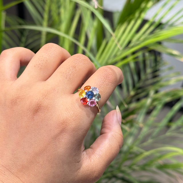 American 3.21 Carat Rainbow Sapphire and Diamond Floral Cluster Ring Size 9 in 14k Gold For Sale - Image 3 of 18