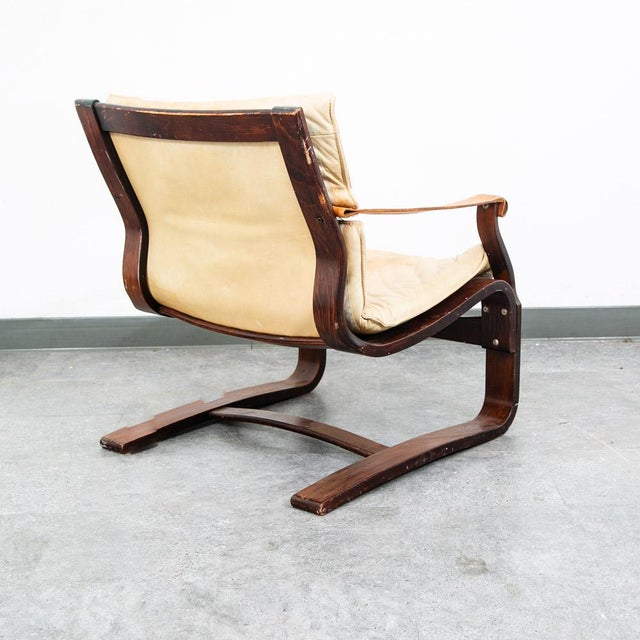 Mid Century Danish Modern Lounge Chair Brown Leather Armchair Tan Saddle Arms For Sale - Image 10 of 12
