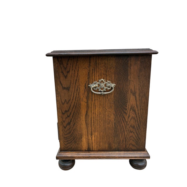 Ethan Allen 1970s Ethan Allan Charter Oak Jacobean End Table Bachelors Silver Chest Nightstand For Sale - Image 4 of 15