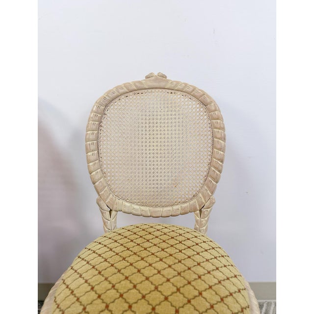 Set of 6 Vintage Cane Dining Chairs Coastal Chic W/ Captains Chairs Hollywood For Sale - Image 10 of 16