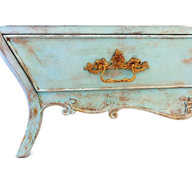 Hooker Furniture Turquoise Bombe Dresser – Hand Finished 7 Drawer French Provincial Chest, Ornate Gold Hardware For Sale In Naples, FL - Image 6 of 11