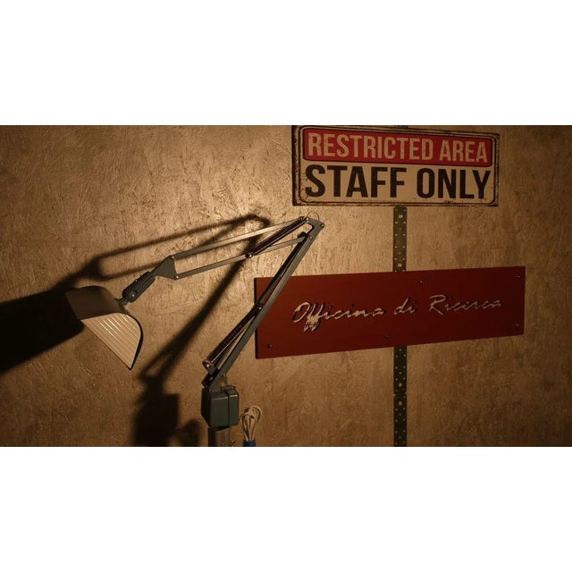 Fontana Arte Mid-Century Naska Loris Neon Floor Lamps with Stems and Clasps by Jac Jacobsen for Fontana Arte, Set of 2 For Sale - Image 4 of 16