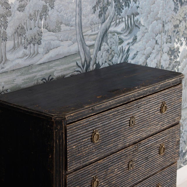 18th Century Swedish Gustavian Period Reeded Commode in Original Black Paint For Sale In Wichita - Image 6 of 16