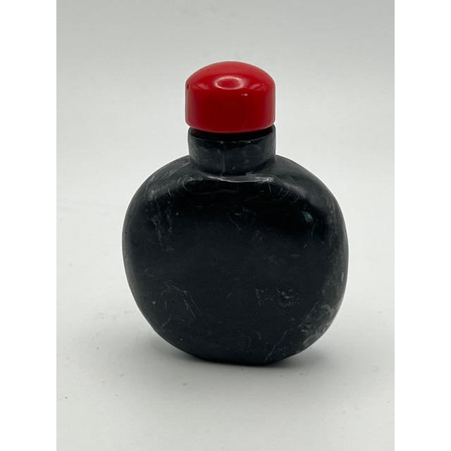 Chinese Late 20th Century Black Snuff Bottle With White Lines For Sale - Image 3 of 10