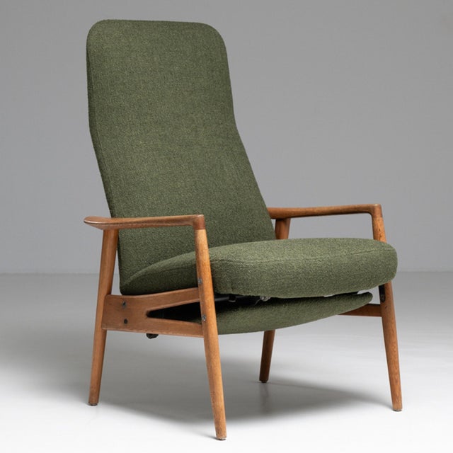 A beautifully designed mid-century armchair attributed to A. Svensson, featuring a contoured form for ergonomic comfort....
