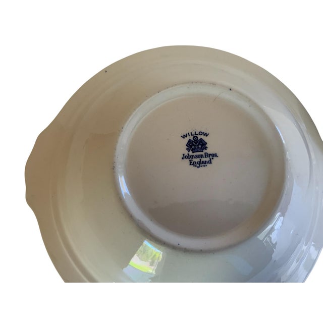 Vintage Johnson Bros Blue Willow Covered Vegetable Bowl Lidded Tureen England Crown Mark Made in England 1960s-1990s For Sale In Palm Springs - Image 6 of 7