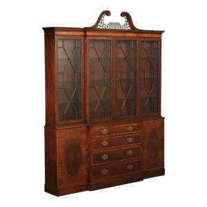 Late 20th Century Vintage Baker Furniture Mahogany Georgian Style Lighted Breakfront Cabinet