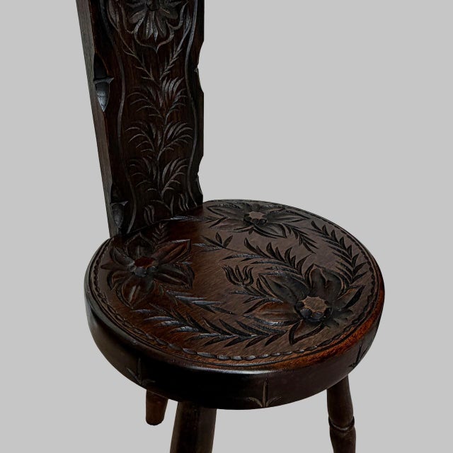 Wood Welsh Hand-Carved Oak Spinning Chair from the Studio of Art & Antiquity, Devon, 1970s For Sale - Image 7 of 11