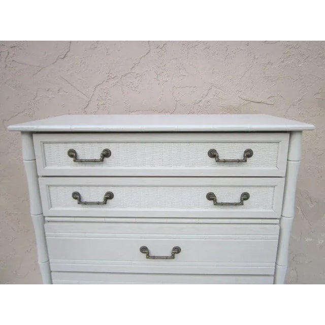 1970s Hollywood Regency Broyhill White Chest Vintage 5 Drawers For Sale In Naples, FL - Image 6 of 13