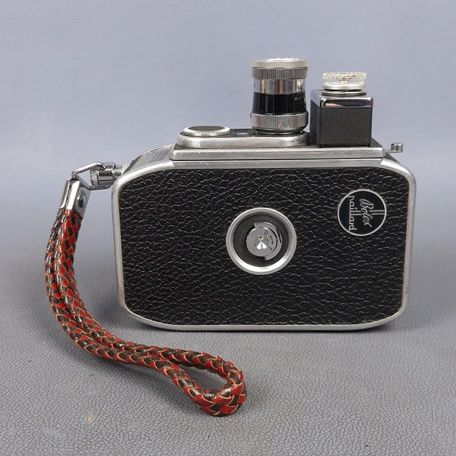 Vintage Bolex Paillard 8mm Analogue Film Camera, Swiss, 1960s For Sale - Image 6 of 16