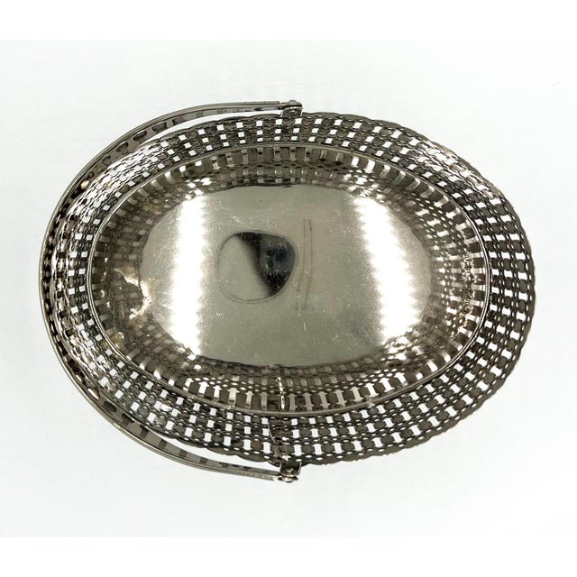 Vintage International Silver Silver-Plated Oval Pierced Basket With Swing Handle — Traditional / English Country / Cottage For Sale - Image 10 of 13