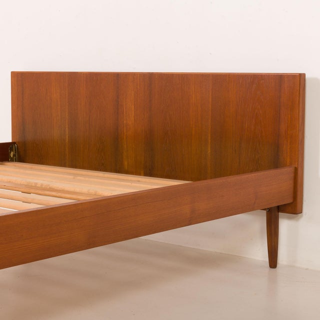 1960s Mid-Century Danish Teak Double Bed in the style of Hans J. Wegner, 1960s For Sale - Image 5 of 12