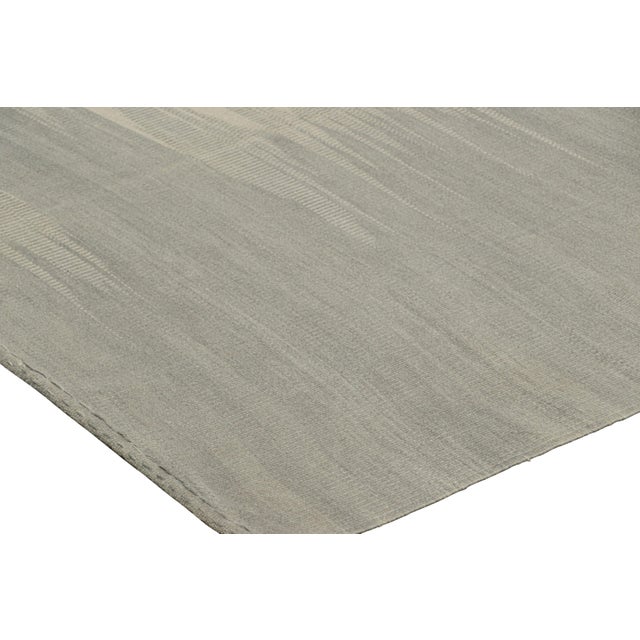 Rug & Kilim’s Oversized Contemporary Kilim in Gray With Geometric Patterns For Sale In New York - Image 6 of 7