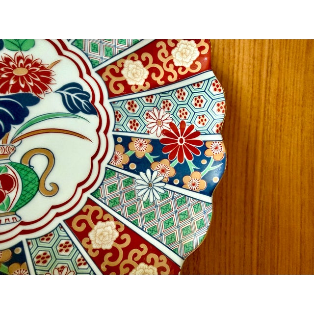 Japanese Vintage Japanese Imari Porcelain Scalloped Charger Plate For Sale - Image 3 of 5