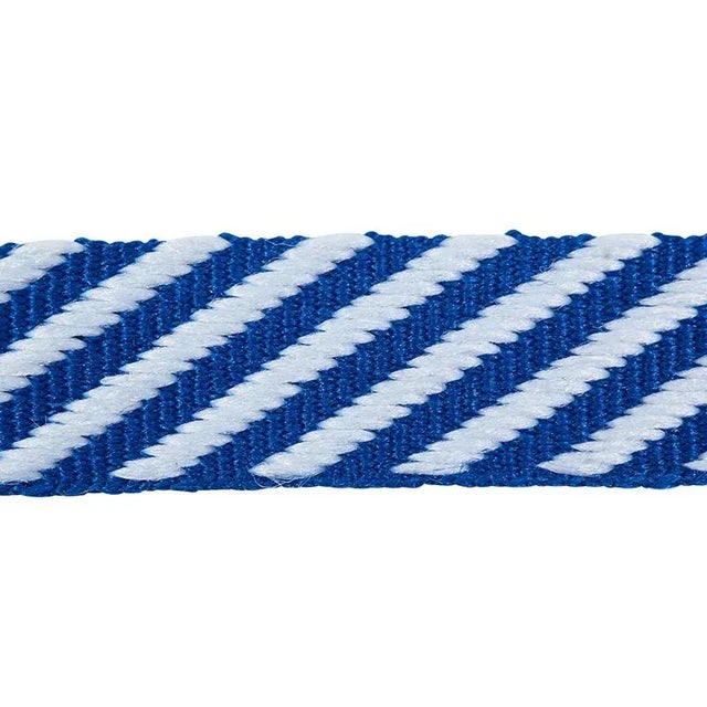 With its woven, diagonal stripe design, inspired by 1940s guitar straps, this twill tape is a dynamic finishing touch for...