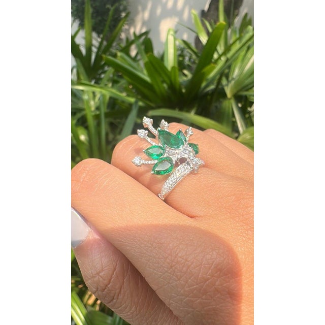 Modern Set in 18k Gold, 3.80 Carats, Natural Zambian Emerald & Diamonds Cocktail Ring, Us Size 6 For Sale - Image 3 of 13
