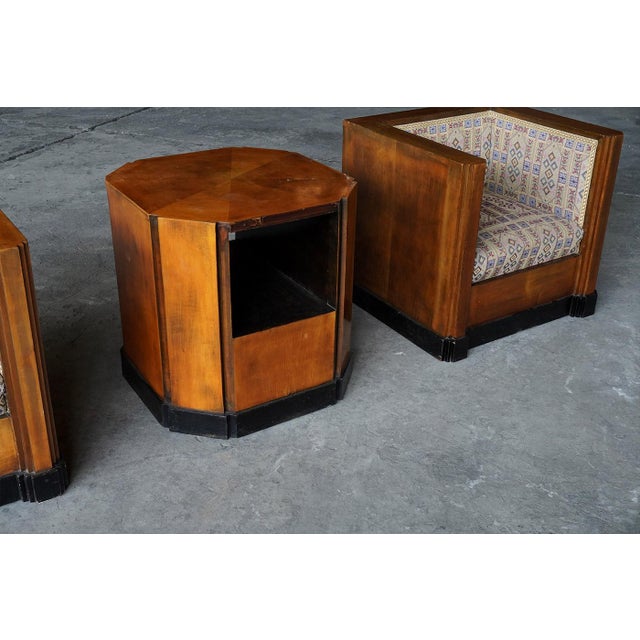 1930s Art Deco Sculptural Lounge Chairs and Side Table, Italy, 1930s, Set of 3 For Sale - Image 5 of 11