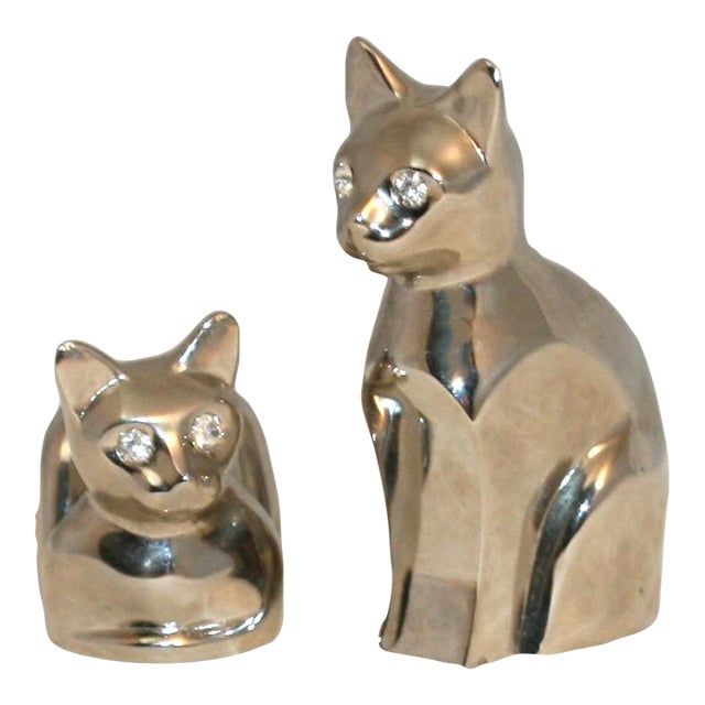 1960s Mid Century Sleek Silver Plate Jeweled Sitting Siamese Cat Salt & Pepper Shakers For Sale