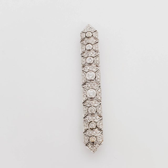 White Diamond Estate Brooch in 18k White Gold For Sale - Image 4 of 8