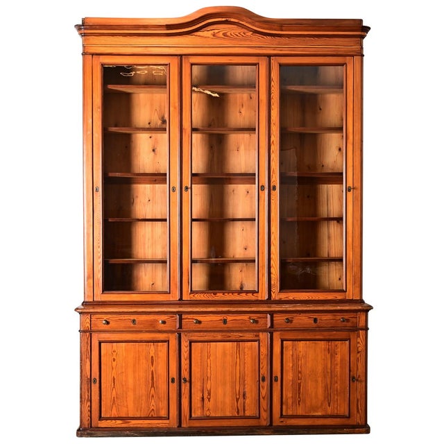 French 19th Century Pine and Glass Door Bibliotheque For Sale In Baton Rouge - Image 6 of 14