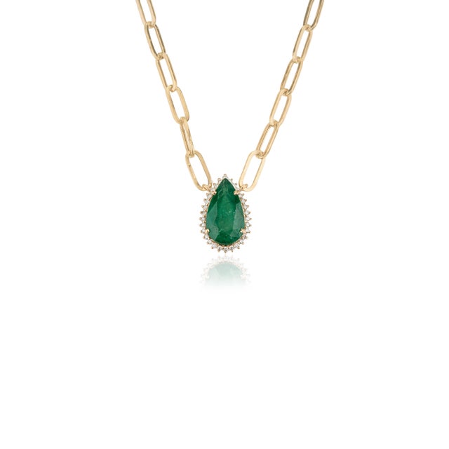 Luxury 3.82ct Pear Cut Emerald & Natural Diamond Paperclip Chain Necklace in 14k Gold For Sale - Image 4 of 16