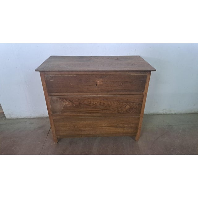 Antique Chestnut Chest of Drawers, in Good conditions. Designed before 1890
