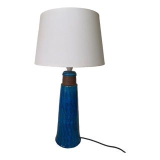 Danish Sculptural Stoneware Table Lamp in Terracotta and Cobalt Blue by Nils Kähler, 1950s For Sale