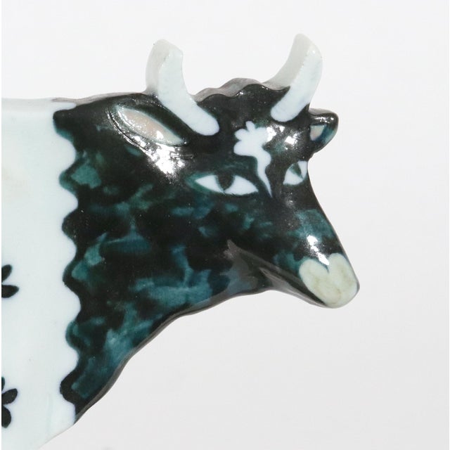 American Maria Superior Porcelain Model of "Rosie", a Model of a Cow, Dated 1992 For Sale - Image 3 of 18