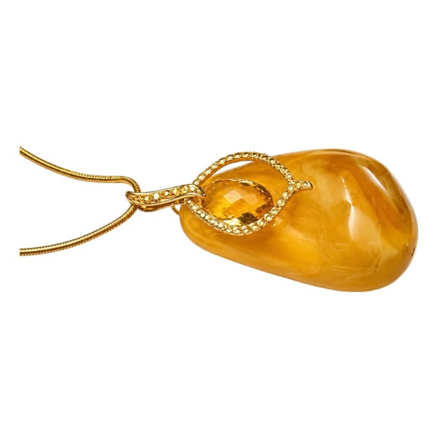 Late 20th Century 14K Yellow Gold Amber Citrine Pendant Necklace For Sale