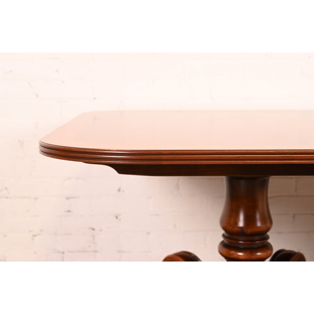 Baker Furniture Style Georgian Banded Mahogany Double Pedestal Dining Table, Newly Refinished For Sale - Image 12 of 15