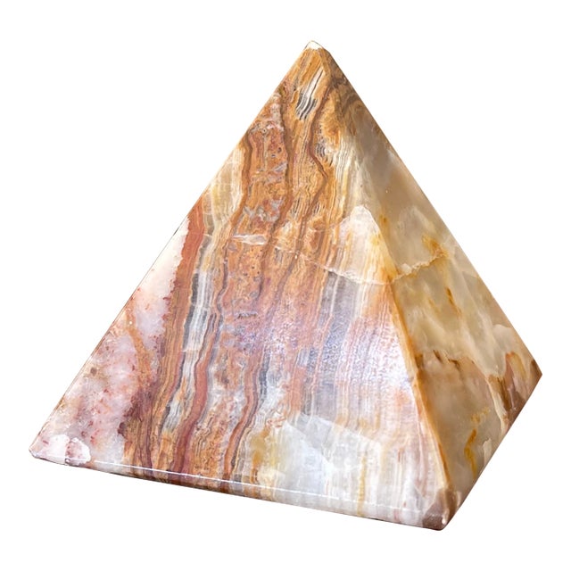 1970s Hand-Carved Polished Onyx Pyramid Sculpture or Paperweight For Sale
