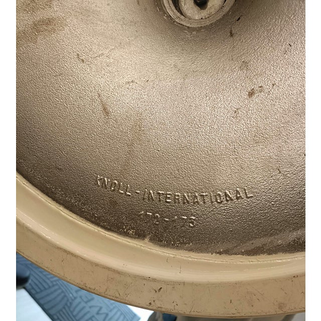 White Vintage Tulip Dining Table by Eero Saarinen for Knoll, Italy, 1960s For Sale - Image 8 of 9