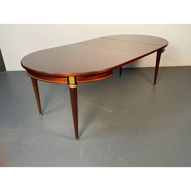 1940s Louis XVI Style Bronze Mounted Center or Dining Table, Plum Pudding Veneer For Sale - Image 5 of 12