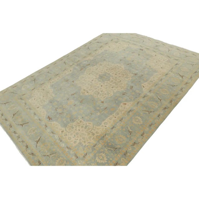 A 12x16 rug inspired from celebrated Tabriz rug styles, from Rug & Kilim’s Modern Classics Collection. Hand-knotted in...