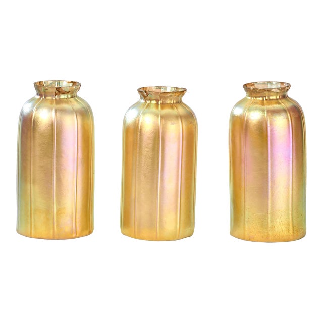 Set of 3 Vintage Tiffany Style Fluted Art Glass Lamp Shades For Sale