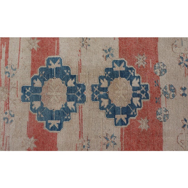 Tribal Medallion Design Vintage Turkish Oushak in Cream, Blue, and Terracotta 4'5 X 6'7 For Sale - Image 9 of 11