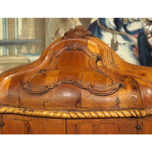 Circa 1800 Venetian Table Box in Carved Swiss Pine For Sale - Image 13 of 18