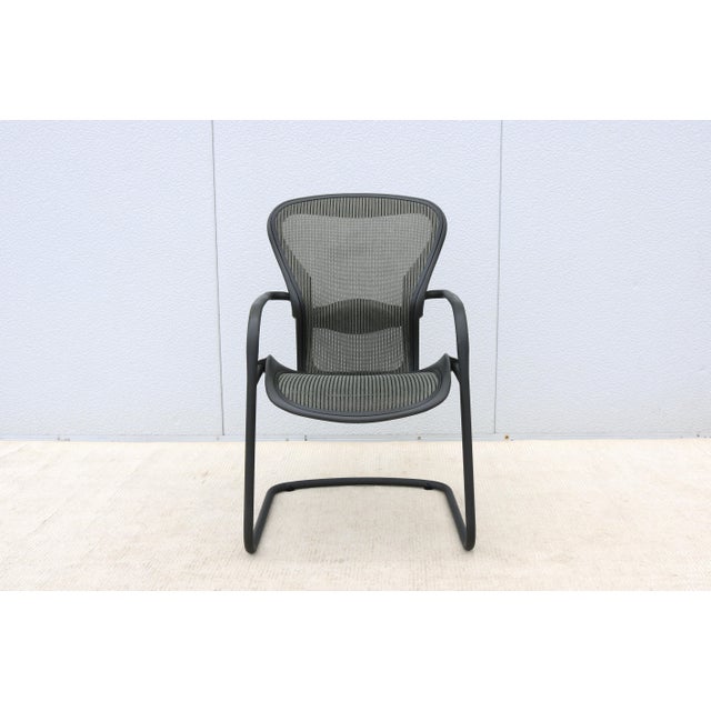 Modern Herman Miller Ergonomic Aeron Side/Guest or Desk Chair Size B in Nickel Mesh For Sale - Image 3 of 12