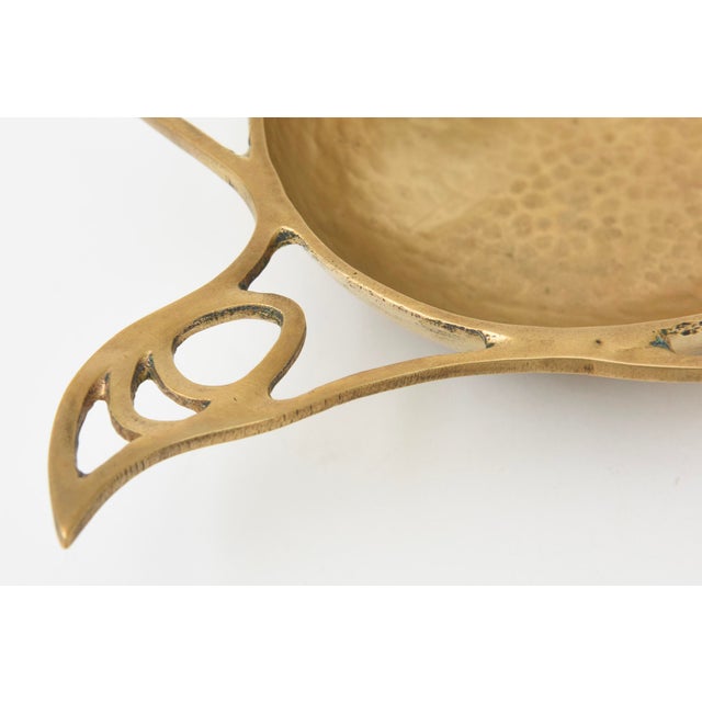 1950s Vintage Mid Century Modern Abstract Sculptural Bird Brass Bowl Hand Hammered Hand Wrought For Sale - Image 5 of 10