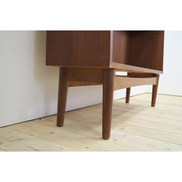 Brown Mid-Century Teak Bookcase by Johannes Sorth, Denmark, 1960s For Sale - Image 8 of 9