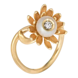 Diamond in Pearl Flower Ring Vintage 14k Yellow Gold Estate Fine Jewellery size 7.5