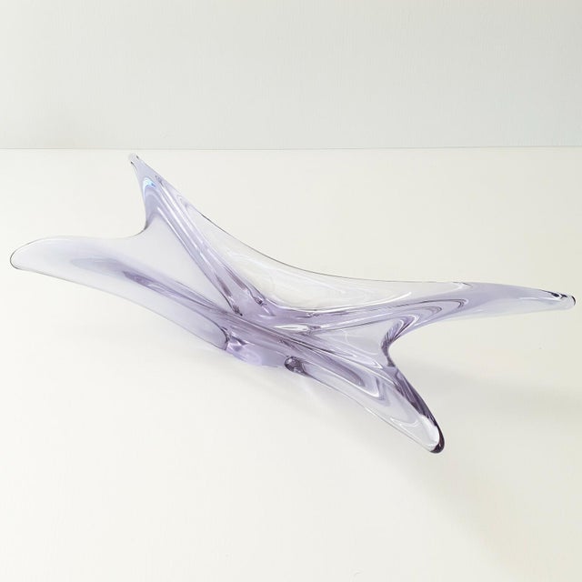 Good condition, 2 small chips underneath. Length 50 cm. Width 23 cm. Height 10 cm. Very nice trinket tray.