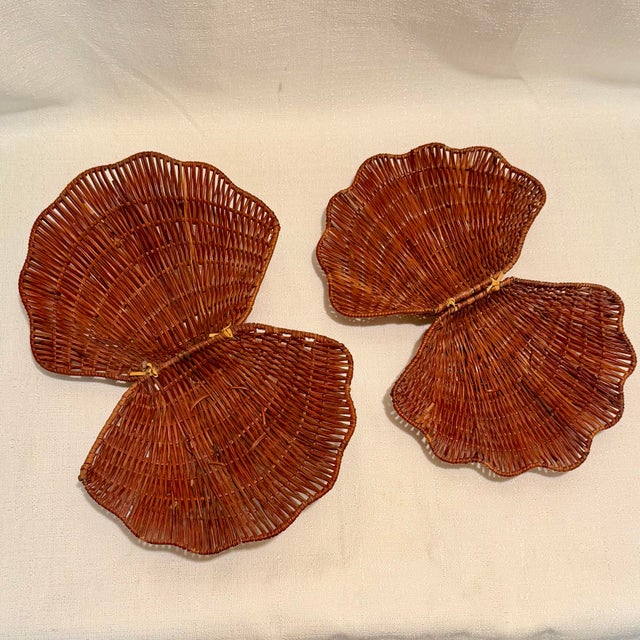 Hollywood Regency 1970s Split -Rattan Clam Shell Baskets -Set of Two For Sale - Image 3 of 12