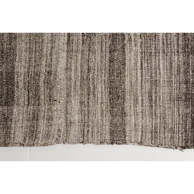 Vintage Anatolian Oushak Kilim Rug For Sale - Image 6 of 10