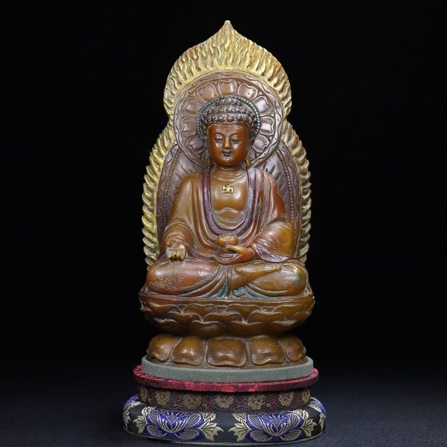 Asian 1930s Set of Three Carved Shoushan Stone Buddhas (Triple Gem / Triratna) — Seated With Halo & Lotus Base For Sale - Image 3 of 9