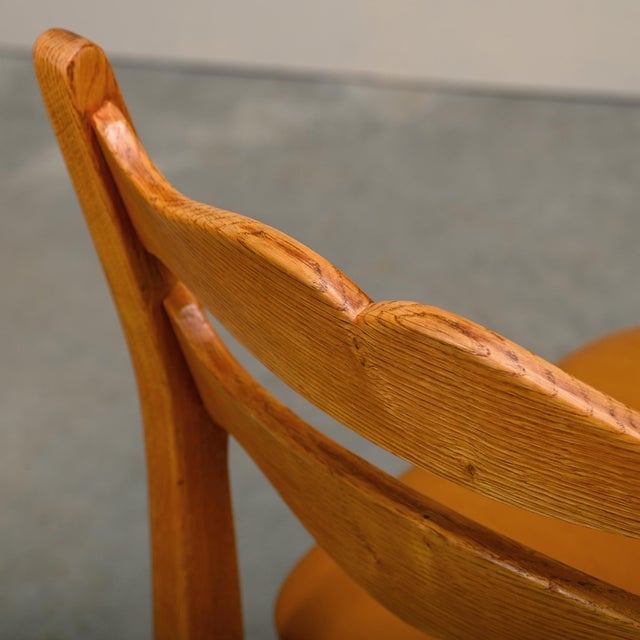 Razorblade Style Dining Chairs in Oak and Leather by Henning Kjærnulf, Denmark, 1960s, Set of 7 For Sale - Image 14 of 18